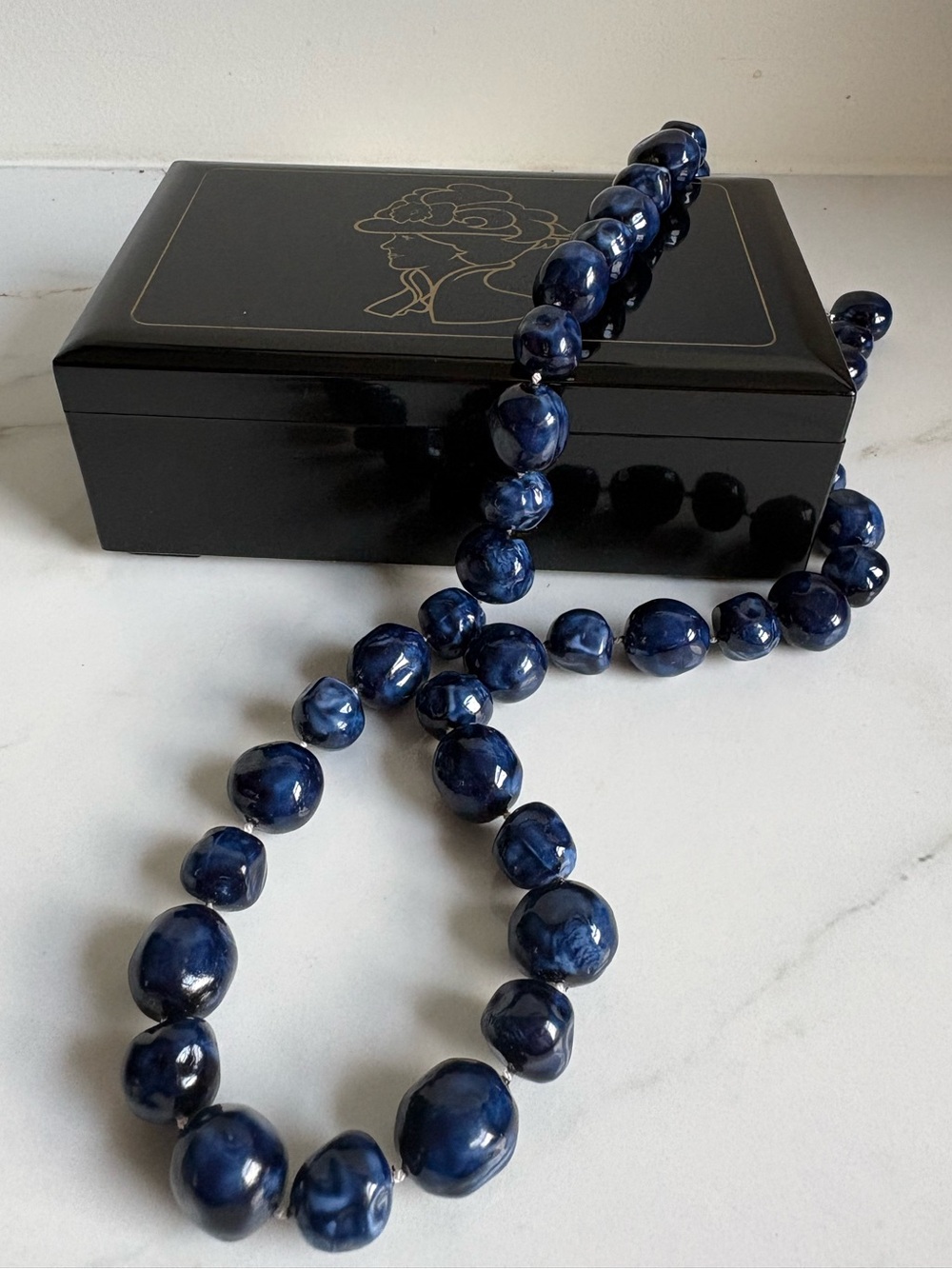 Vintage Avon 1990 Deep Blue Marbled Bead Necklace 24” Chunky NIB